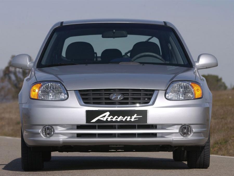  Hyundai Accent 5-Door 2003 года  (фото 6 из 21)